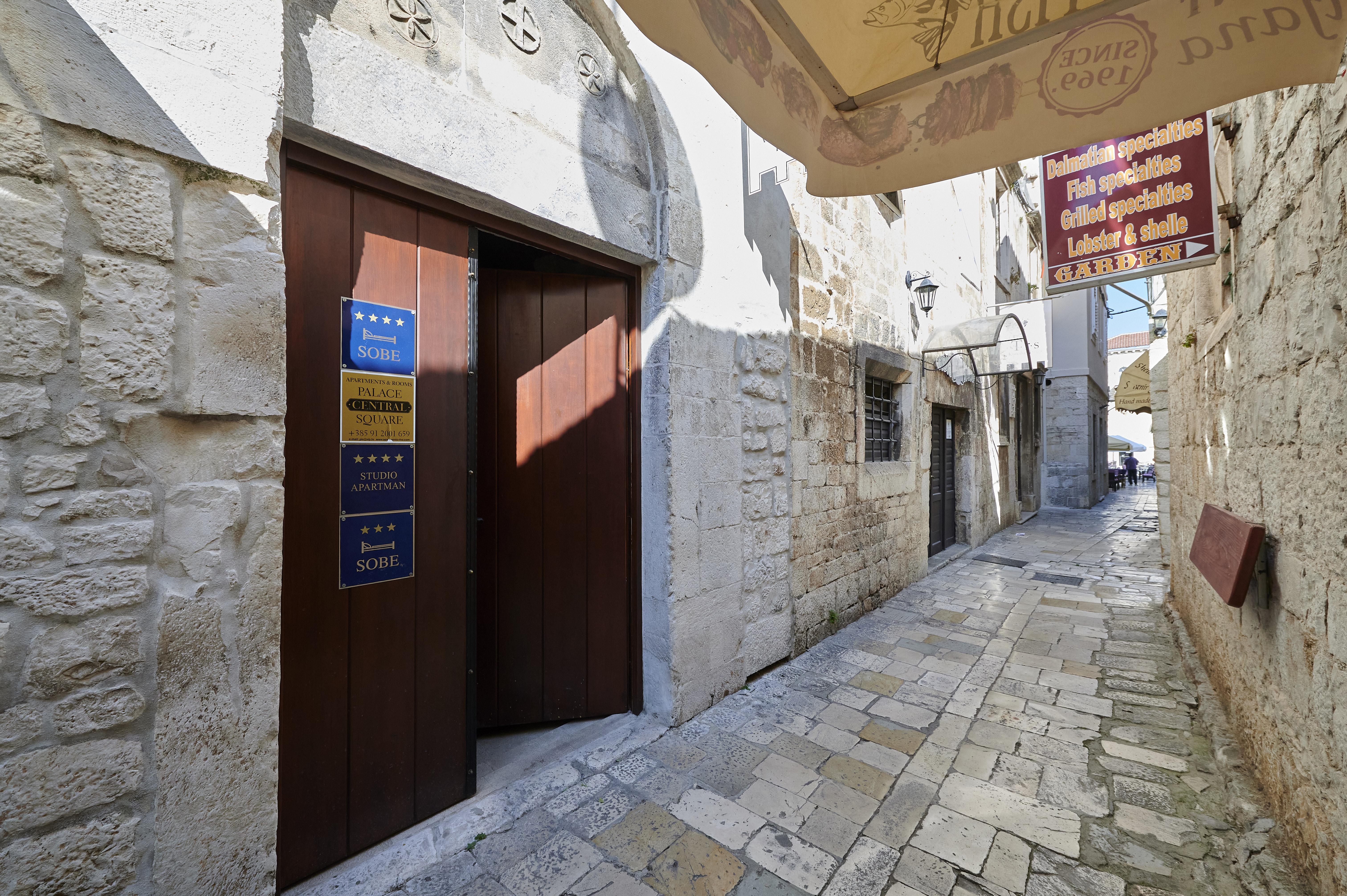 Palace Central Square Trogir Exterior foto